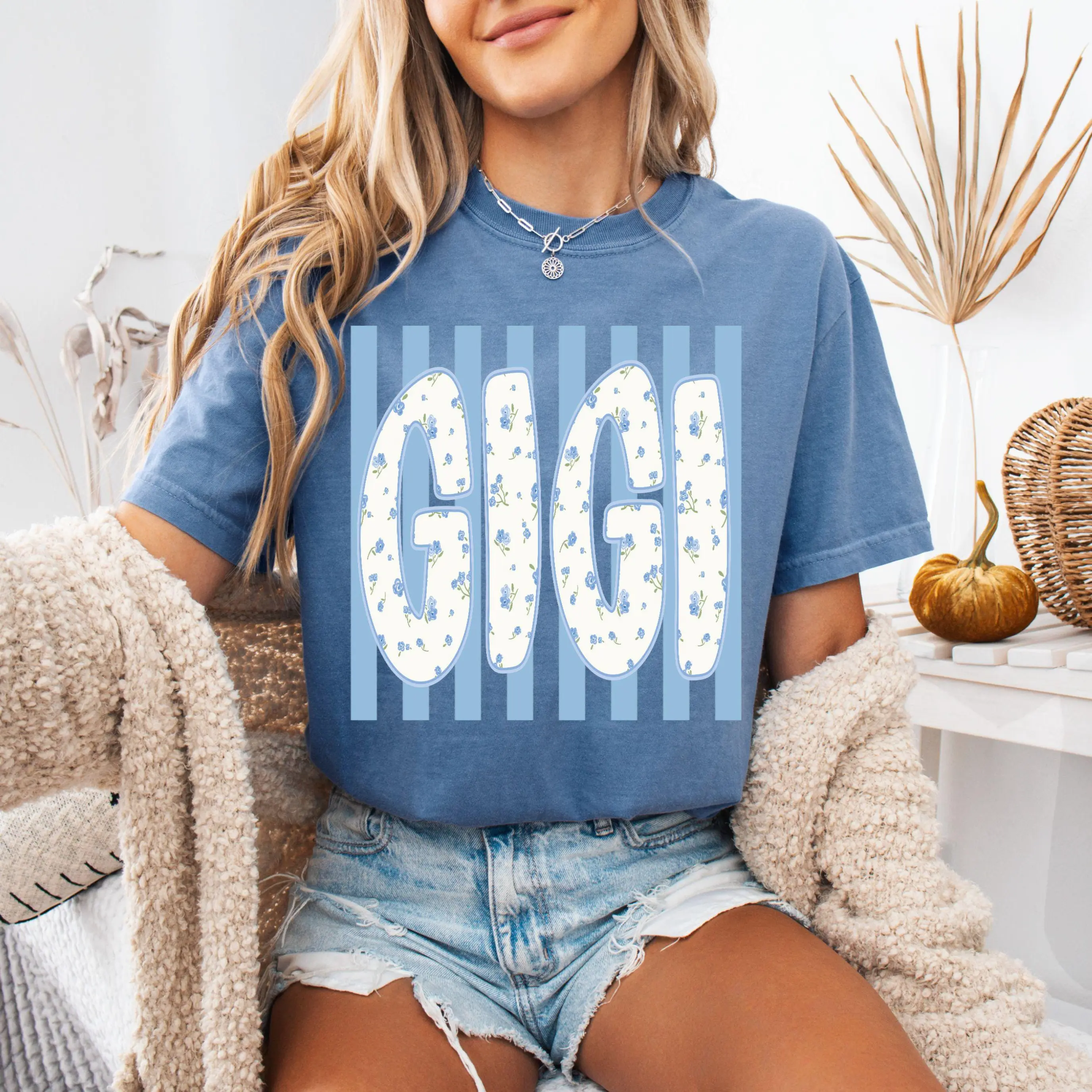 Floral Gigi Shirt, Gift for Gigi, Grandma Gift, Cute Gigi Tshirt, Mimi Announcement, Grandmother Shirt, Cottagecore Gigi tee