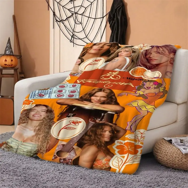 Colombian Singer Print Flannel Blanket - Soft, Comfortable, Wrinkle Resistant, Year-Round Warm - Home, Office Use - Multi-Functional Nap Blanket, Ideal Christmas Gift