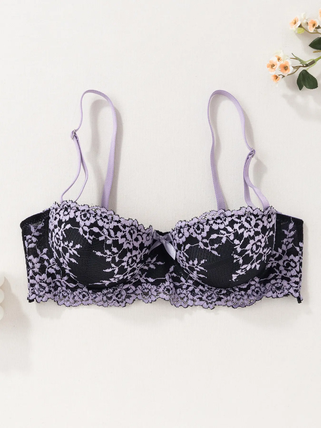 1-pack Solid color sexy lace back Adjustable shoulder straps Everyday casual Fashion Bra with underwire inner layer Breathable, comfortable and soft Anti-sagging Gather and show off women's underwear Breathable Comfy Bra
