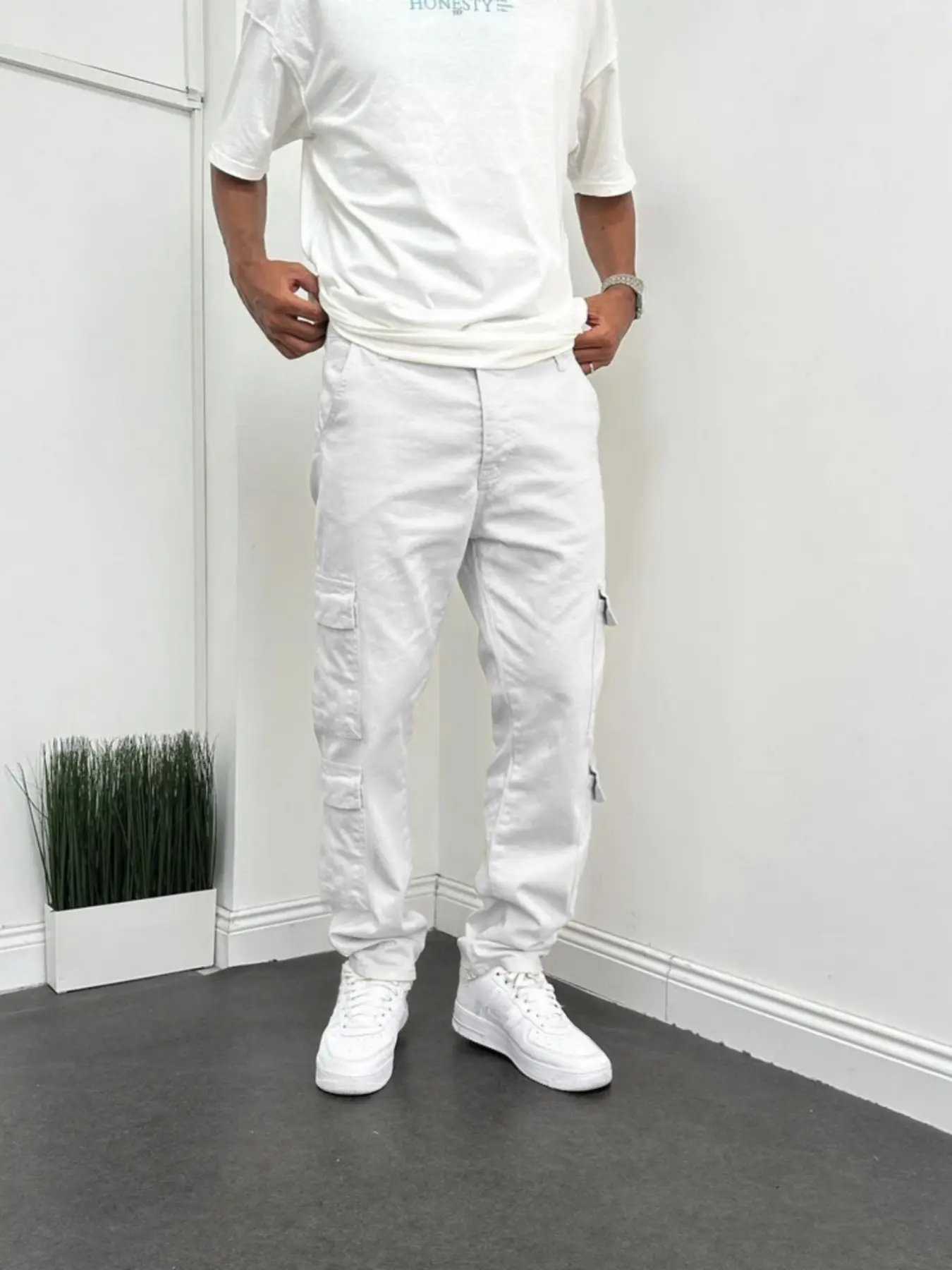 Men's New Casual Plain Straight Leg Jeans Pants with Side Pockets, Loose-Fitting Button Fly Denim Jeans for All Seasons, Trendy Korean Style Streetwear Fashion