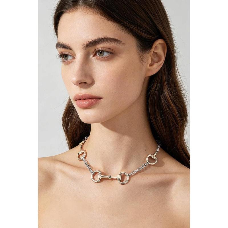 Elara Women's Multi Horseshoe Toggle Chain Necklace, Chunky Gold Tone Link Collar with Lucky Horseshoe Charms, Bold Western Chic Statement Jewelry for Date Night Going Out Casual Daily Streetwear