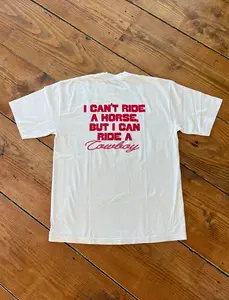 I Can't Ride A Horse But I Can Ride A Cowboy T-Shirt, Funny Western Cowboy Slogan Graphic Tee, Vintage Oversized Cotton Shirt for Women Men, Retro Country Music Concert Top, Red Text Cowgirl Streetwear, Unique Gift for Rodeo Fans and Country Lovers