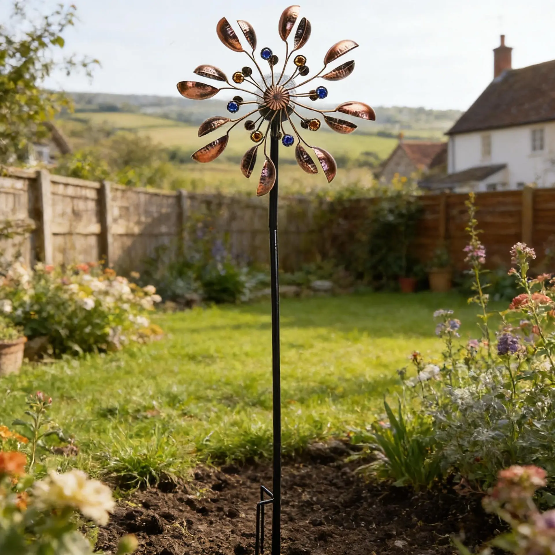 Removable metal spoon-shaped wind turbine, solar lamp, bronze blue and red outdoor IP44 waterproof garden, 360-degree rotation, dual-color switching function and rechargeable battery. Suitable for courtyards, balconies and parks.