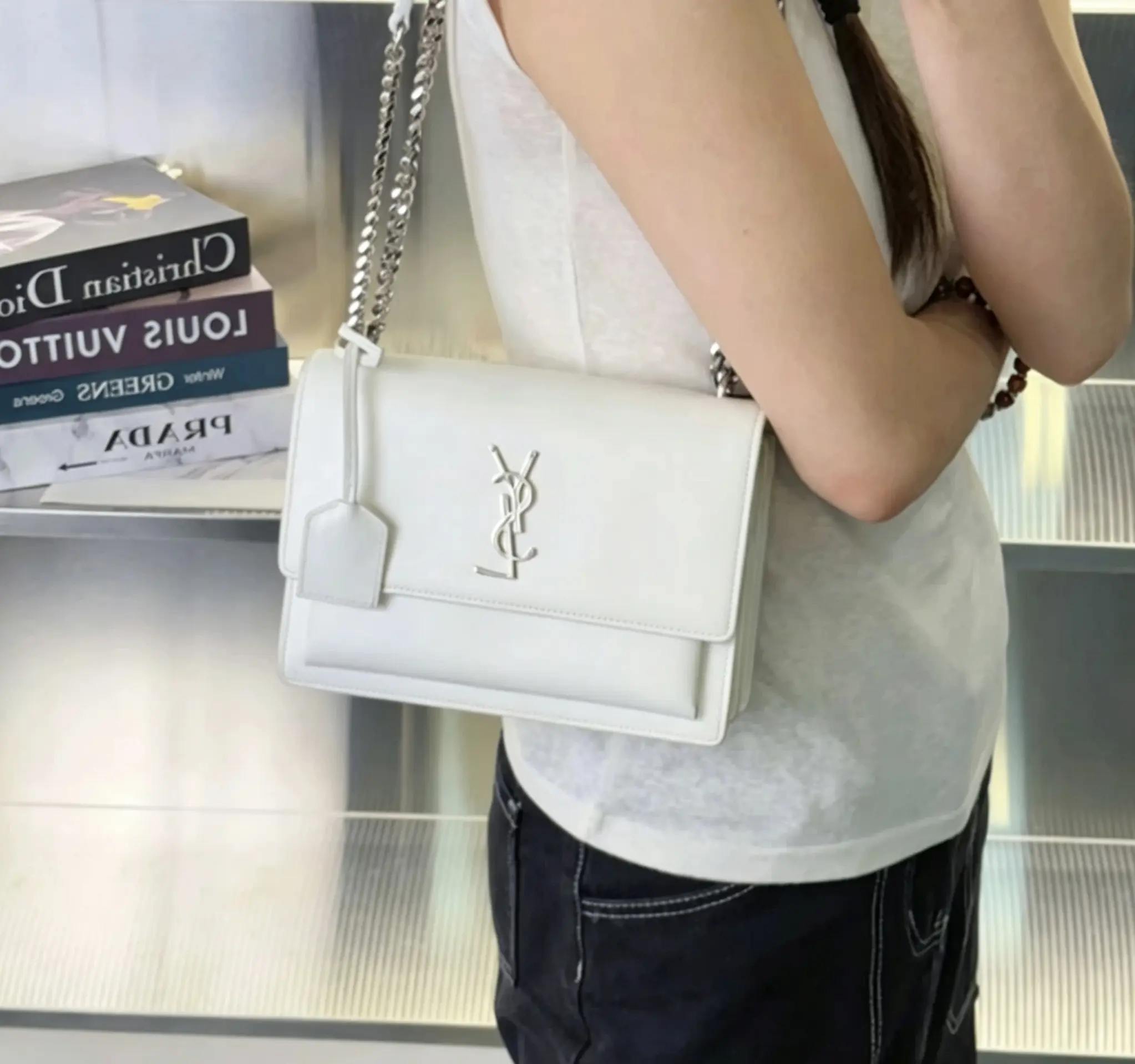 Pre-owned Yves Saint Laurent YSL White Smooth Calfskin Sunset Flap Crossbody Bag Silver YSL Logo Metal Chain Strap