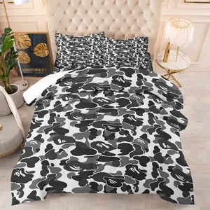 Trendy Black-White Camo Print Comforter Set, 1 Comforter and 1-2 Coreless Pillowcases, Classic Camo and Ape Head Silhouette Pattern, Soft Warm, Street Industrial Style Bedroom Decor, Gift for Trendsetter