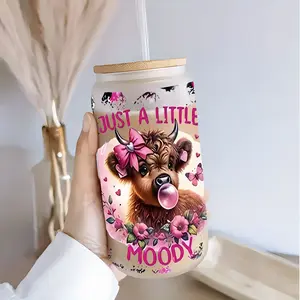 Fashion Pink Bow Moody Highland Cow 16oz Glass Can Cup with Lid and Straw, Reusable Glass Drinking Cup, Funny Dad Tumbler, Glass Jar for Iced Coffee, Juice, Cold Drinks, Glassware, Gift for Animal Lovers, Mom, Family & Friends