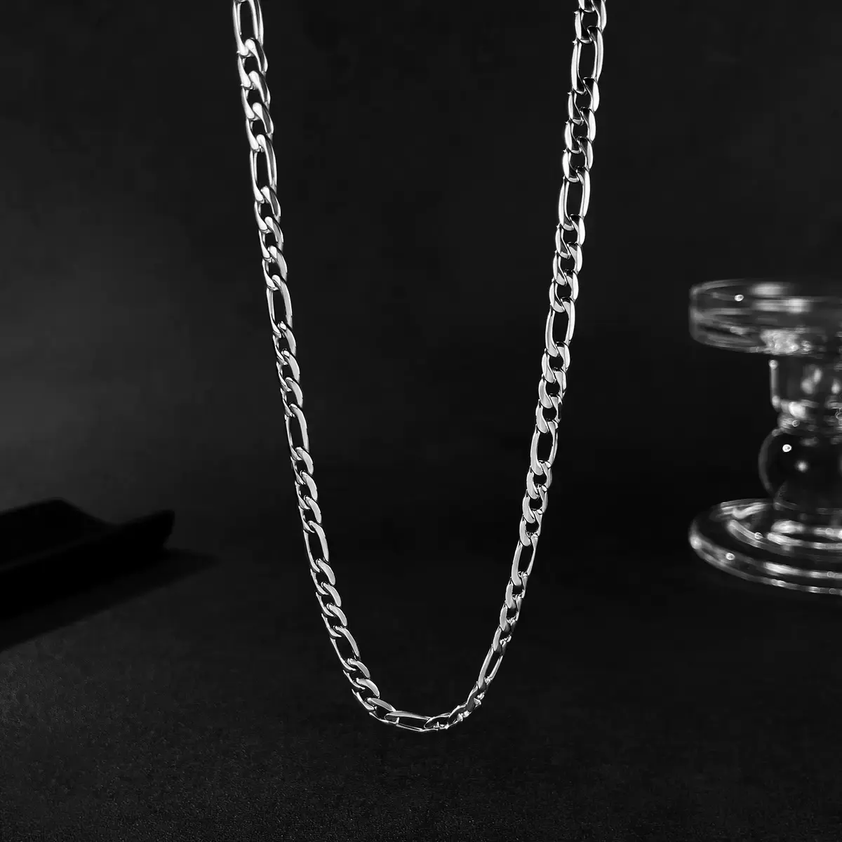 4mm Dainty Silver-Plated Classic Figaro Link Necklace, Unisex Fashion Modern Accessories, Daily Wear Costume Jewelry, Dainty Necklace, Fringe, Without Pendent, One-Piece