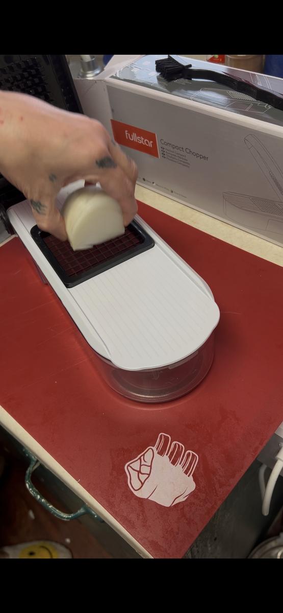 Item: 6 in 1 compact