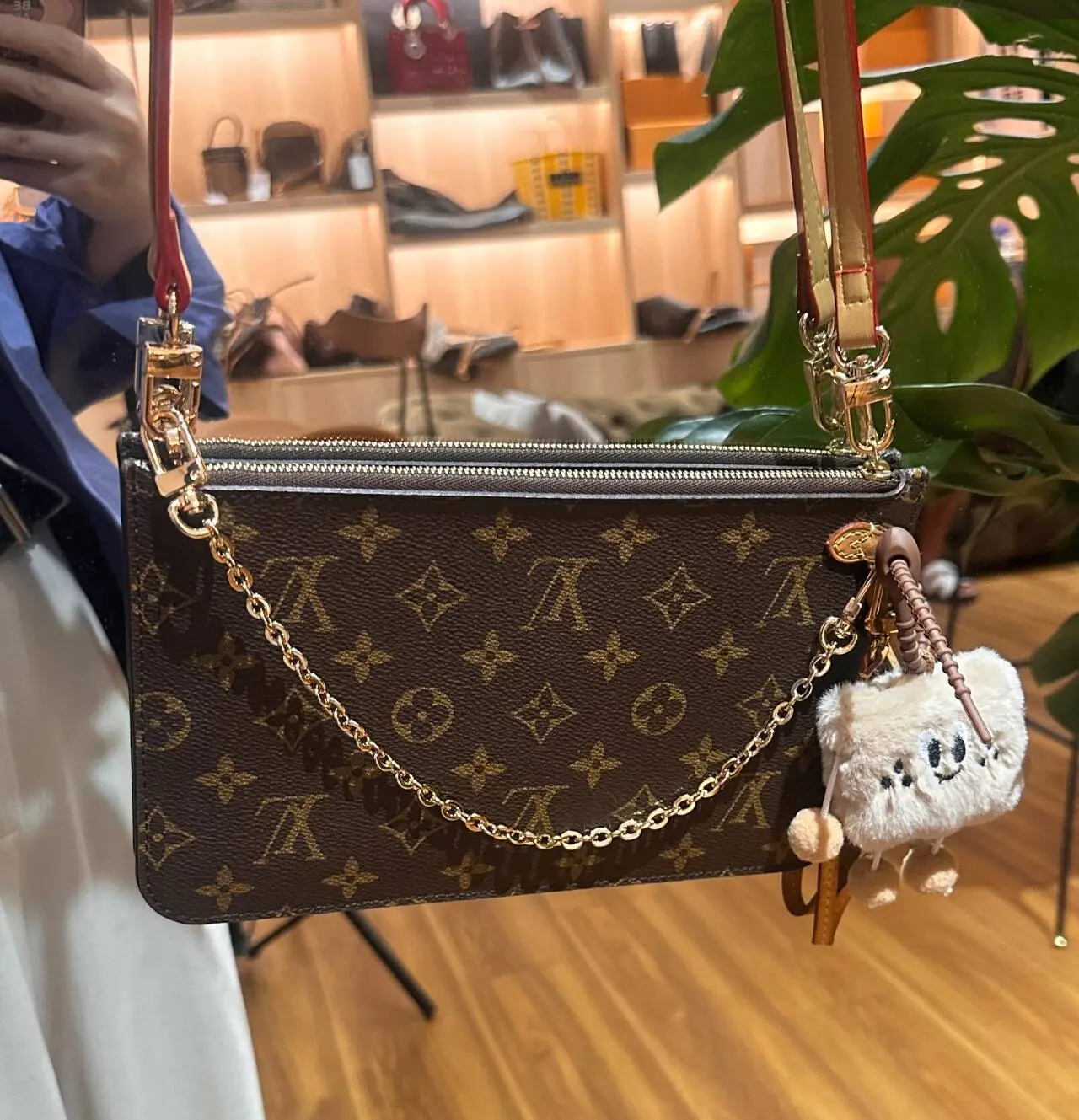 Pre-owned Louis Vuitton Pre loved Monogram Pochette Accessoires Shoulder Crossbody Bag