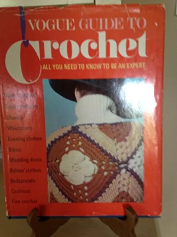 Used Paperback Book - Vogue Crochet Guide with Tutorials & Patterns by Unknown Author (English)