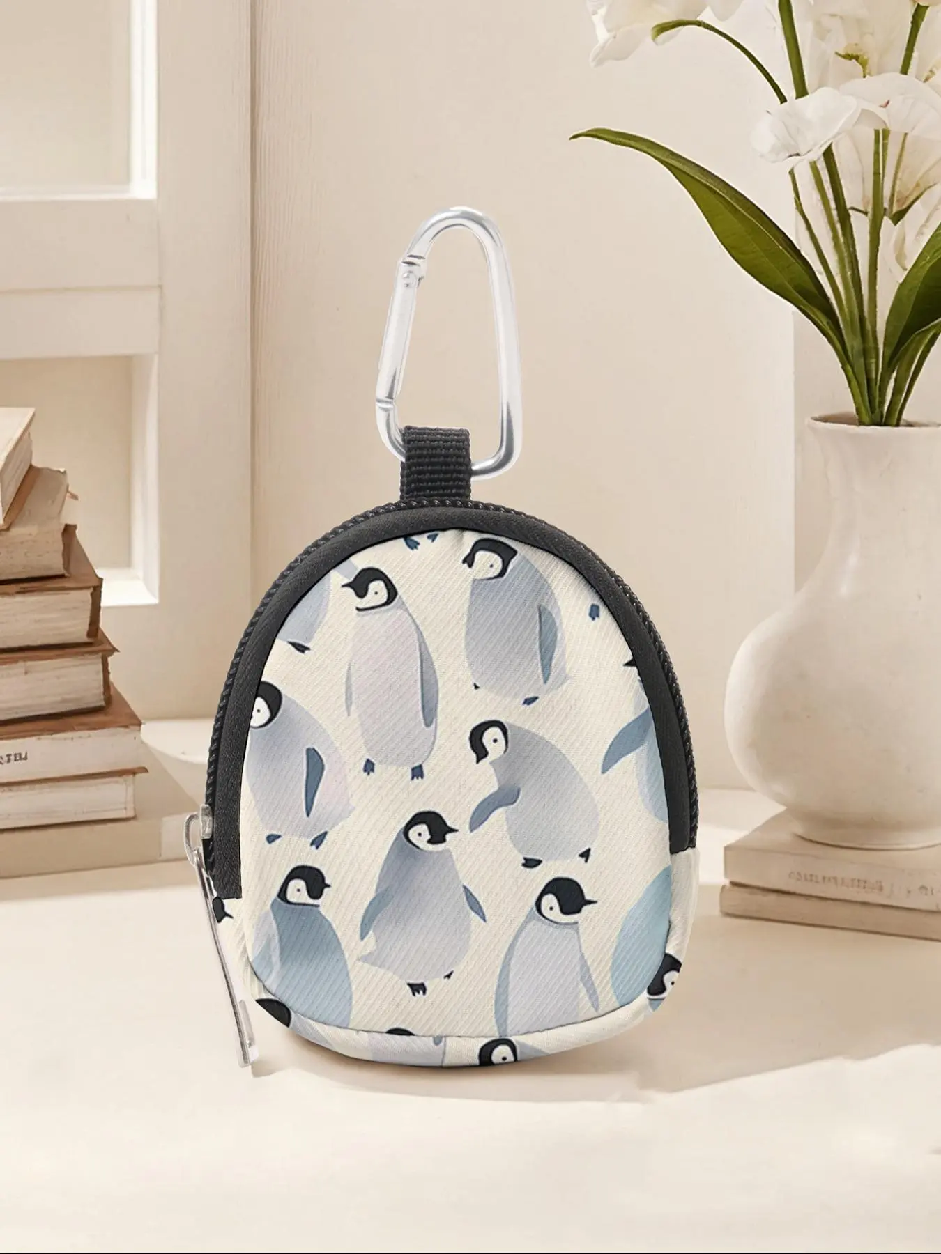 Penguin Pattern Mini Wallet, Lightweight Zipper Coin Purse with Hook Clip, Ideal for Men & Women, Perfect for All Seasons