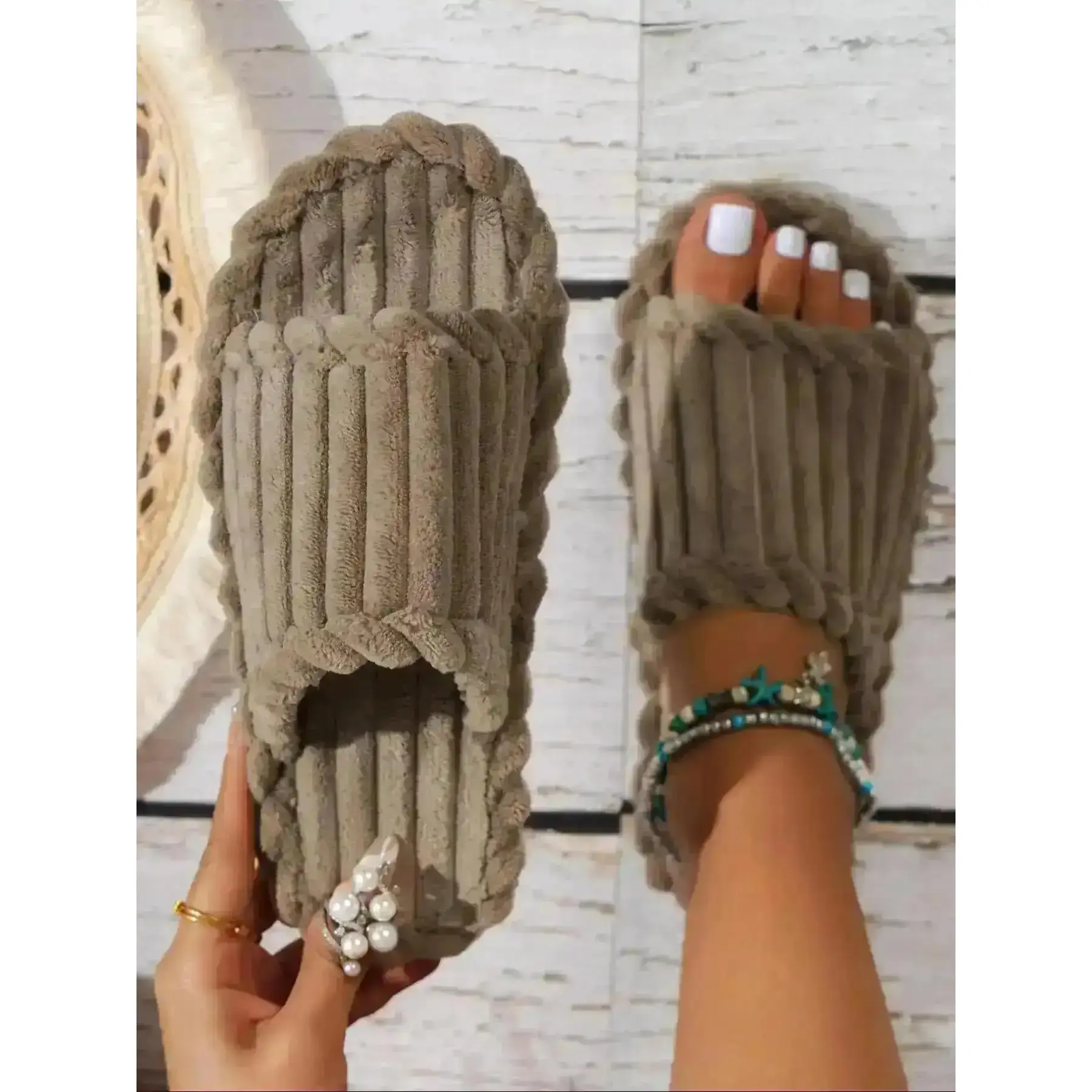 2026 Women's Home Comfy Slip Half Strap Fluffy Fleece Autumn Winter Cold Protection Warm Design Simple Versatile Bedroom Soft Suitable for Daily Indoor Leisure Occasions Must-have Gifts Footwear Trendy Shoes"