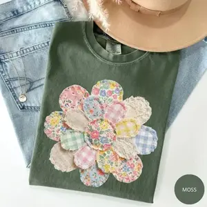 (Print) Comfort Colors Faux Quilted Patchwork Daisy T-shirt, Vintage Floral Graphic Tee For Women, Cottagecore Flower Top, Apparel Made In The USA		