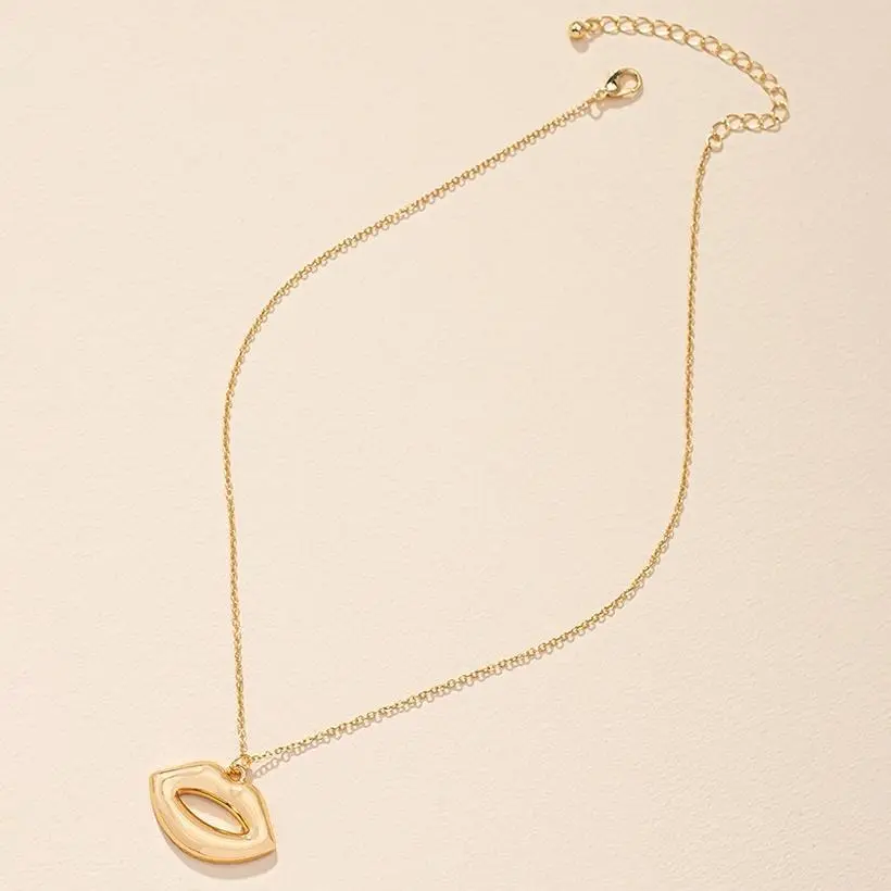 Gold Chain Lip Pendant Necklace - Elegant Design with Smooth Finish and Versatile Use