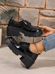 Vintage British Style Lace-Up Thick Sole Small Leather Shoes for Women, Chunky Heel Heightening, Versatile Slimming Boots, Oxford Shoes