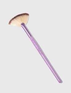 Trademark Beauty Highlighter Makeup Brush #8, Synthetic Bristles, Wooden Handle, Fan Brush, Durable Fluffy Lightweight Cosmetic