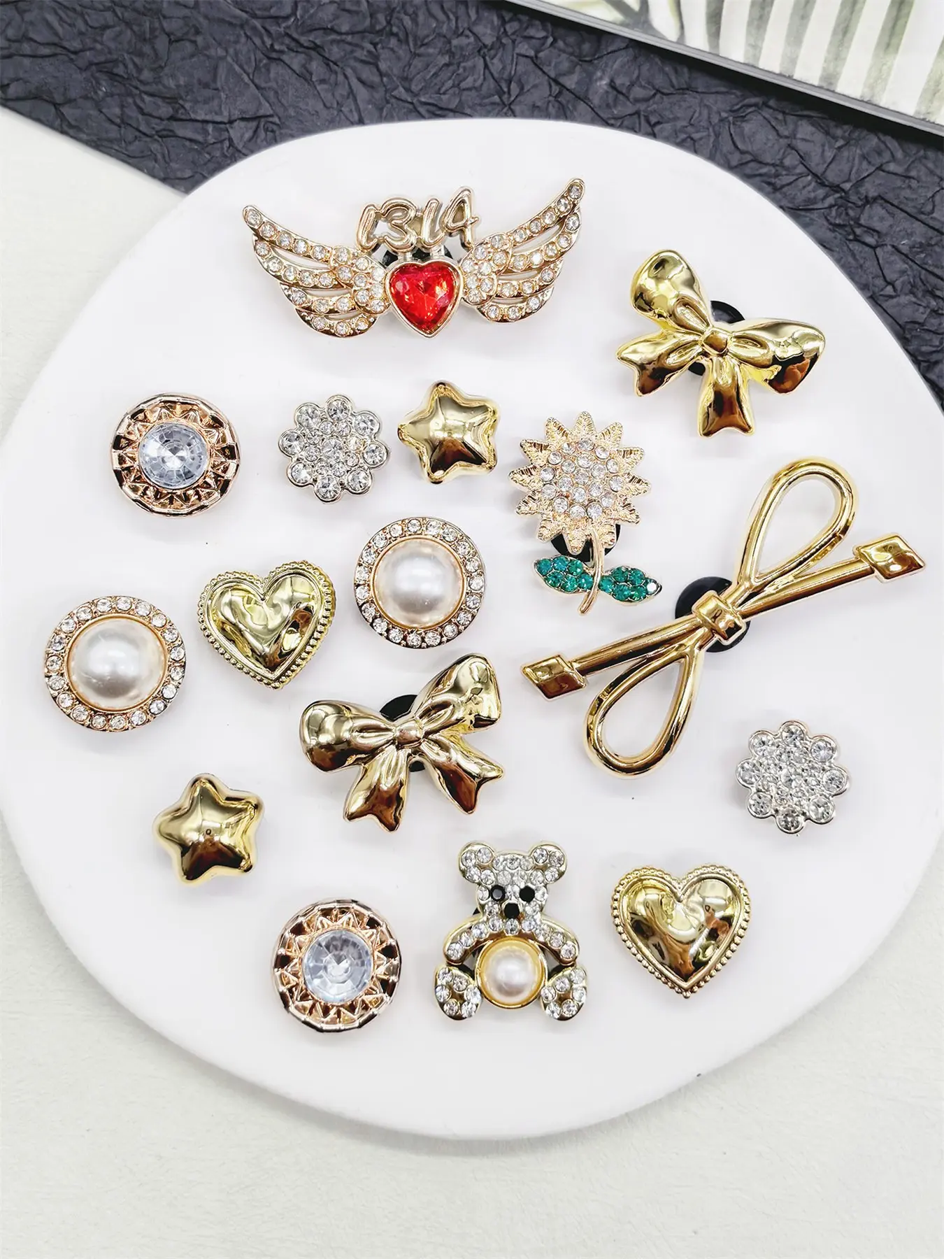 16PCS Rhinestone Sunflower, Sparkling Shoe Charms, Shoe Charm Set, Heart Wings ABS Decorative Shoe Accessories Shoe Buckles DIY Decorations Star Clogs Shoe Clips Fit Women Bubble Slippers Garden Shoes Beach Bag Birthday Party Ornaments Gifts
