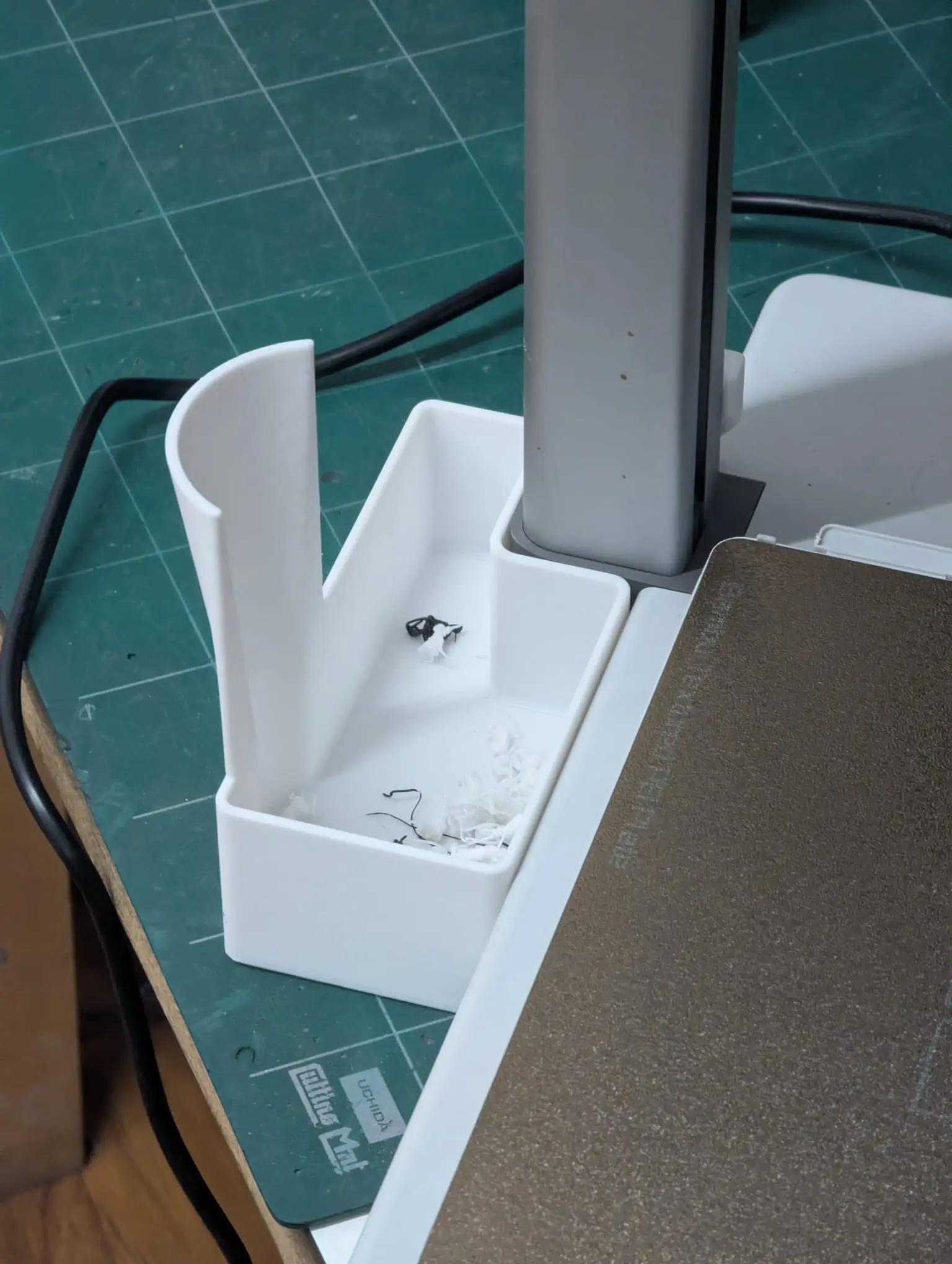 3D Printed Bambu Lab A1 Ultra-Compact Purge Bin & Shield - PETG