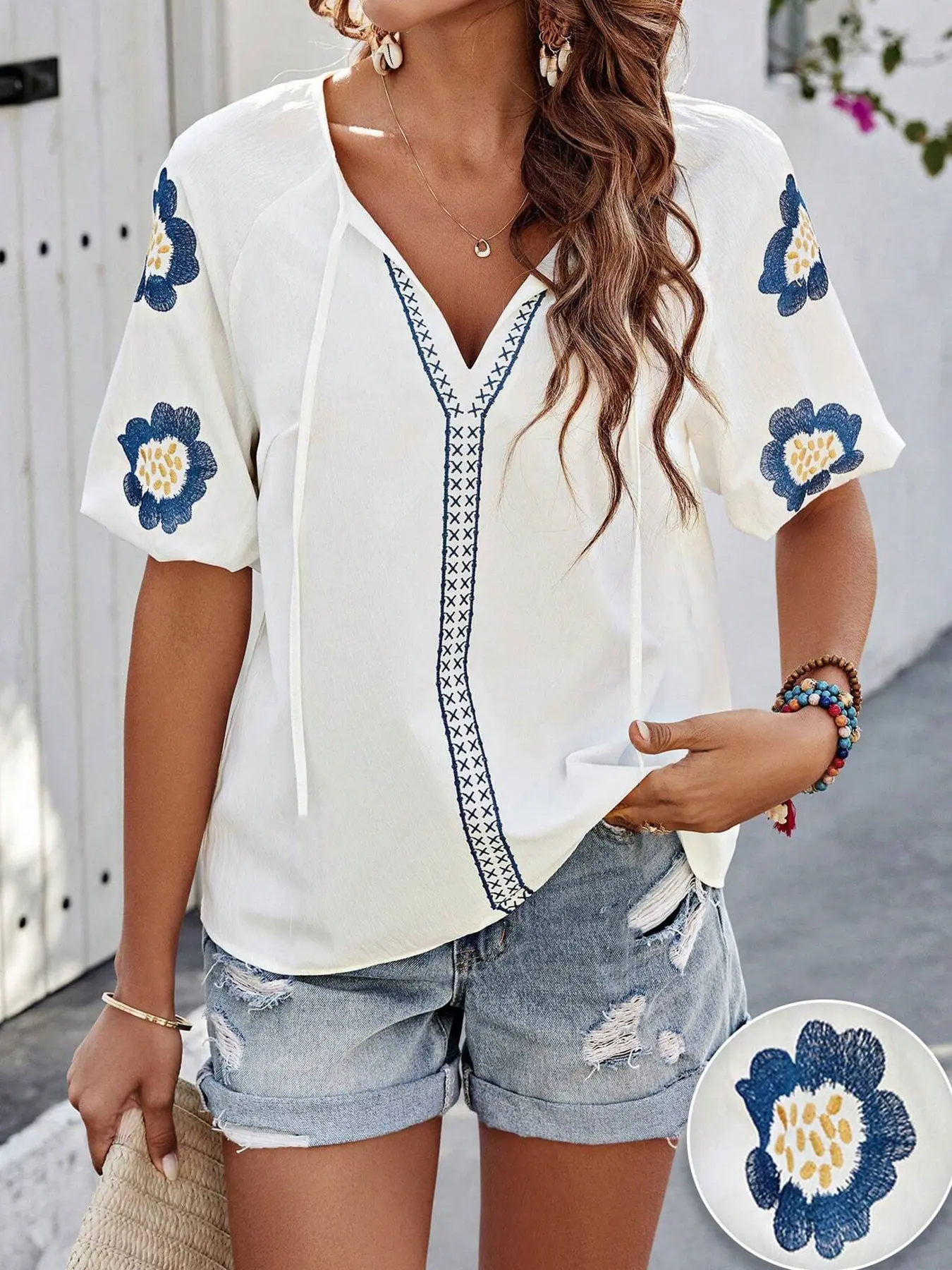 A women's solid color Floral embroidered long-sleeved shirt Blouse with a V-neck and a loose top, suitable for summer, suitable for daily Casual leisure seaside vacations, Womenswear Clothes Clothing