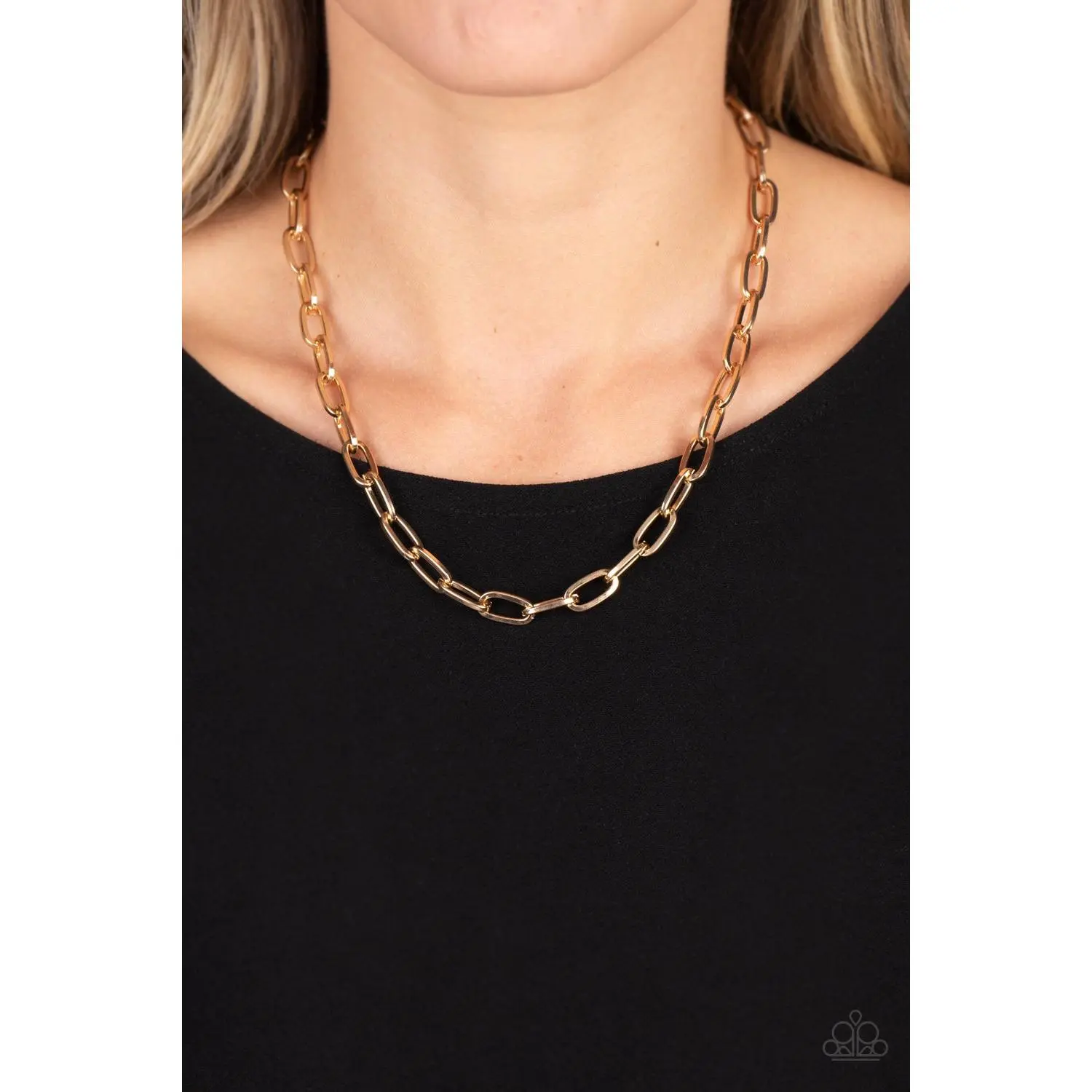 Boston Backdrop - Necklace Gold