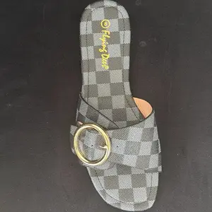 Flying Days sandal