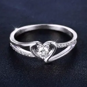 Elegant Romantic Cubic Zirconia Heart Shaped Ring for Women, Gold/Silver Color, Hypoallergenic Jewelry, Suitable for Wedding, Engagement, Gift for Her
