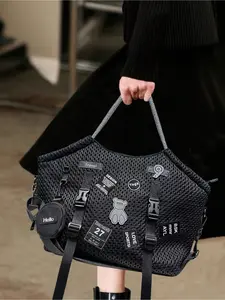 Ladies' fashionable retro sticker teddy bear handbag, large capacity single shoulder crossbody bag, casual sports vacation bag