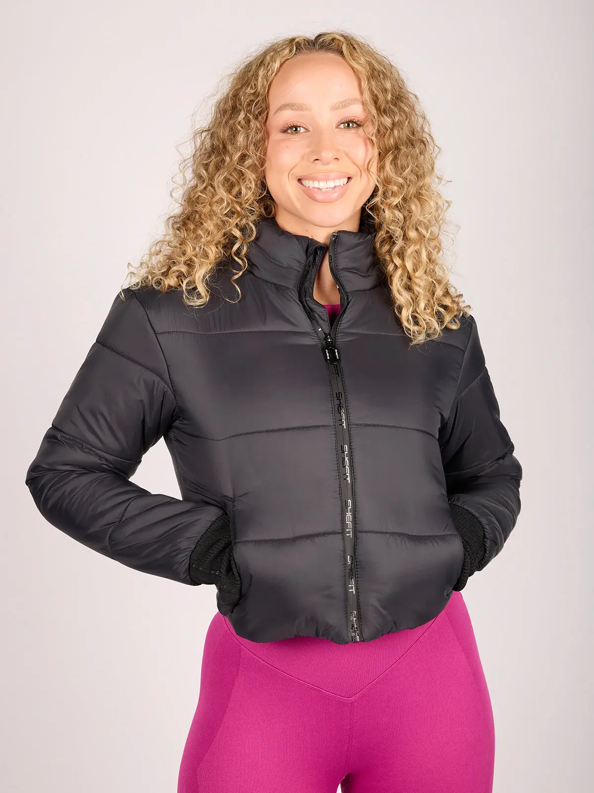 Women's Cropped Puffer Jacket - Black, Long Sleeve, Polyester Fabric, Built-In Bag, Women's Tops Category Piece