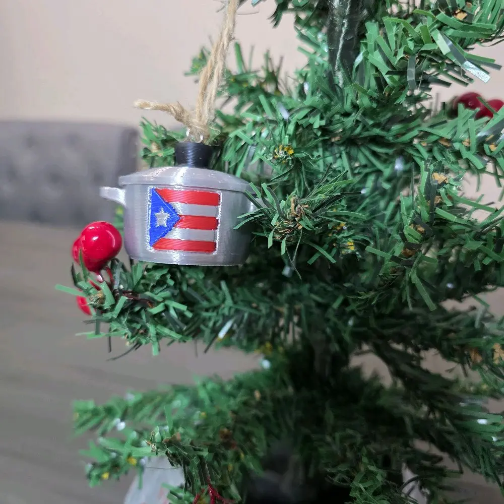 Sick Dreams FX Studios Puerto Rico Caldero with Flag Luxury Christmas 3D Ornament Decor 2 Inches Tall High-Quality PLA Hand-Finished for Smooth Detail Perfect for Tree Car Office Decoration