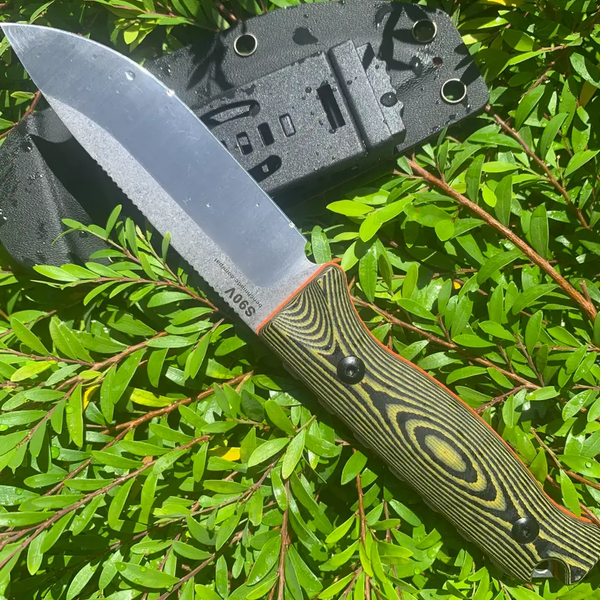 Hunting fixed-blade knives and outdoor orange-colored small straight knives for survival and self-defense made of high-hardness S90V powder steel