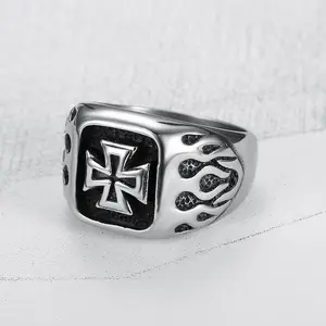 Flame Cross Ring, Hip Hop Punk Paladin Cross Totem Stainless Steel Men's Ring, Suitable for Daily, Party, Party, Various Occasions Fashion Matching Accessories