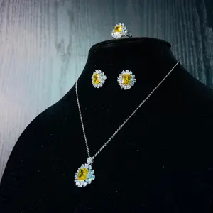 Geometry Pendant Necklace Set.