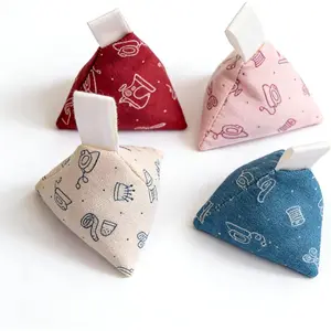 4 Pack 4 x 120g Triangle Sachet Pattern Weights Fabric Sewing Weight Paperweight for Writing Drawing Sewing (Style A)