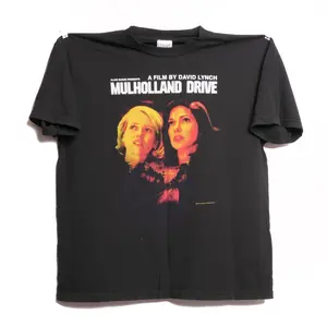 [Sale Up To 40%] Mulholland Drive David Lynch 2001 Movie Criterion Collection Twin Peaks Eraserhead Creator Avant-Garde Inland Empire Shirt