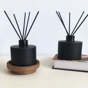 2PCS 200ml Empty Matte Black Diffuser Bottle ,Empty bottle perfume 6.7Oz Flame-Free Aroma Refillable Round Shaped Glass Container for Essential Oil Home Fragrance Decor