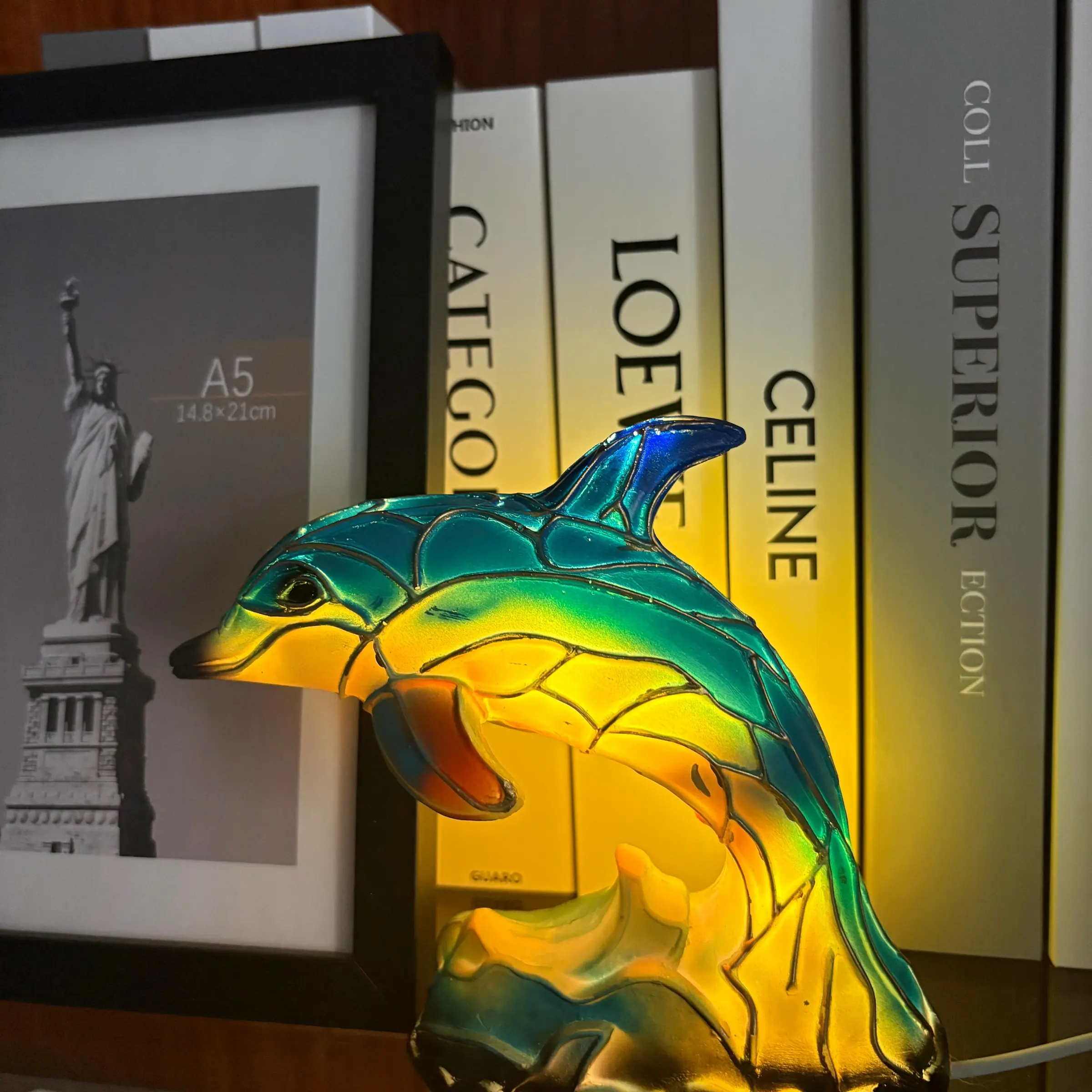 Dolphin Bedroom Decorative Lamp, Resin Statue Night Light, Portable Atmosphere Night Light for Summer Beach Travel, Home Decoration