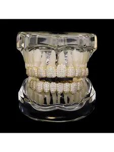 Hip-hop style set of dental braces for the upper and lower teeth, complete set of rap stage performance accessories, Halloween personalized decorative false teeth