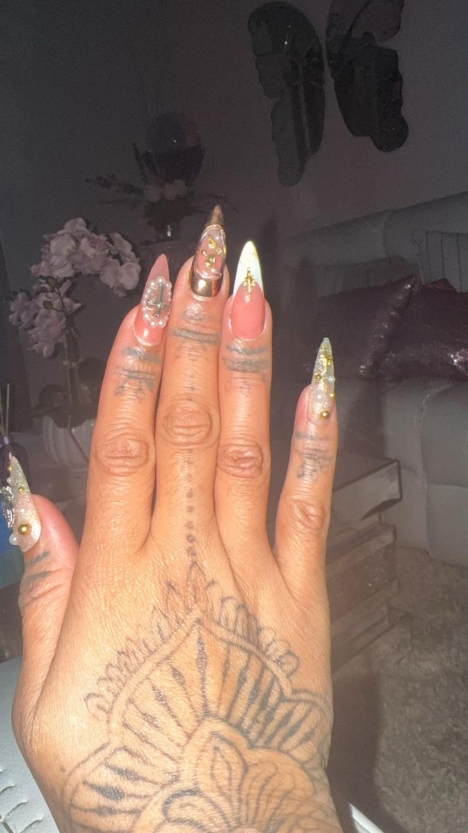 Item: (9) HOLY HOP, M