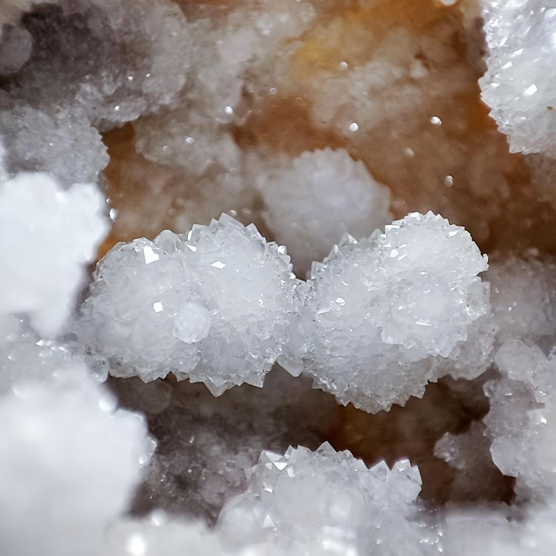 1pc/3/4/5/6pcs (1.2-2")Natural Quartz Geode for Teaching and Collection - Unopened, Authentic Crystal Formation for Science Education and Home Decor, Premium Break Your Own Geodes, Crack Open & Discover Amazing Surprise Crystals Inside! DIY