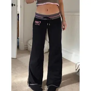 Women's Street Style Plaid Patchwork Letter Print Pants, Casual Streetwear Pants, Fitted Knit Long Trousers, Casual Fashion for All Seasons