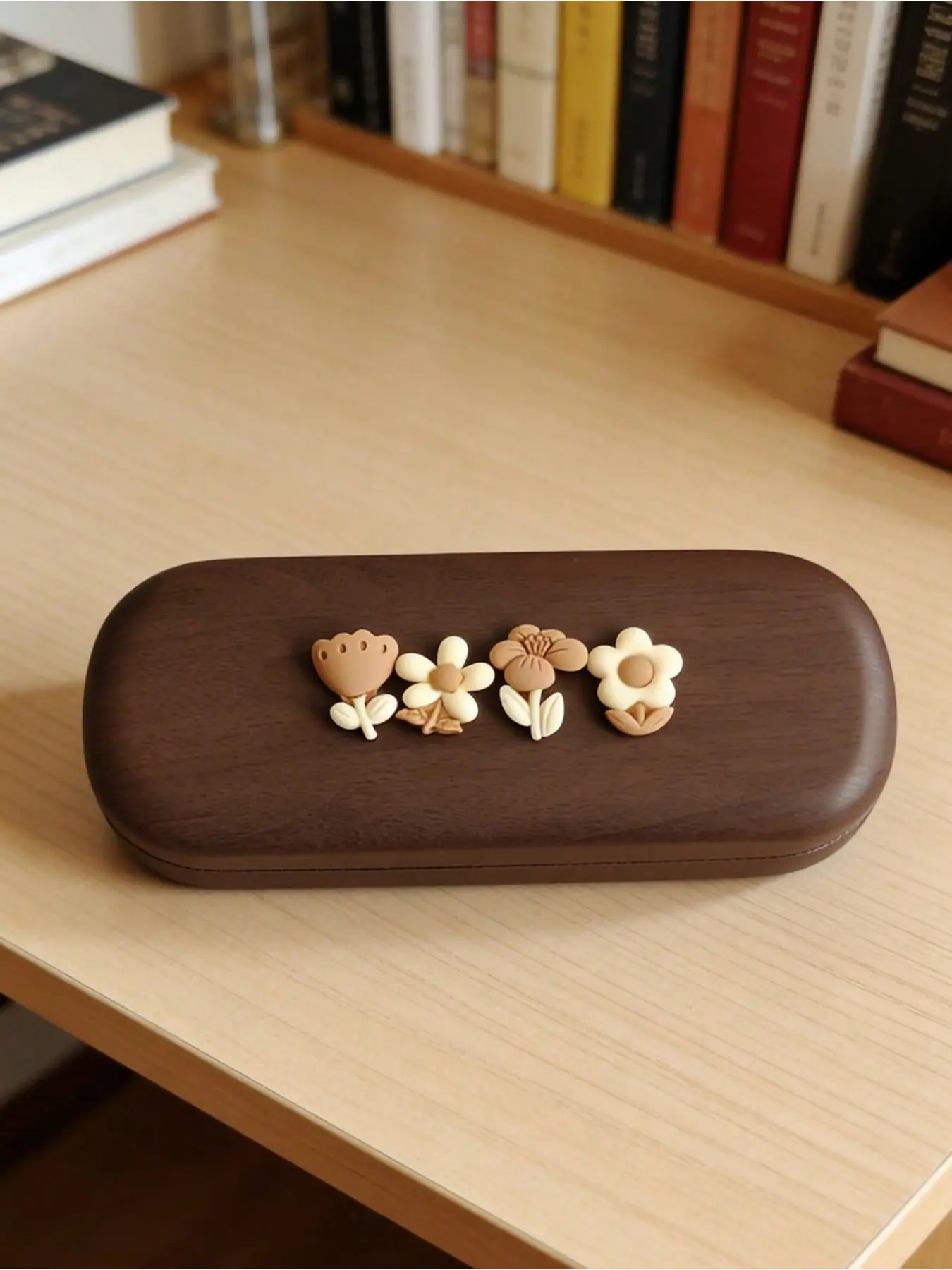 Flower-patterned glasses case, Glasses organizer, Glasses Storage, pressure-resistant and portable with large capacity. Suitable for reading glasses and prescription glasses. Unisex daily essential, ideal back-to-school item and gift for festivals