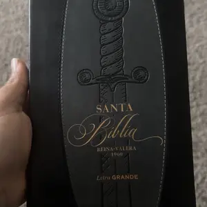 Bible in Spanish with Zipper Large Font Reina Valera 1960 Imitation Leather Sword Black and Gray with Index