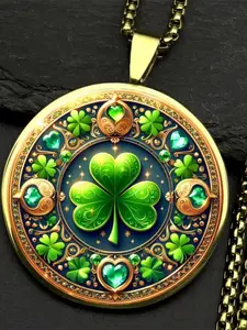 Vintage Clover Pendant Necklace - Zinc Alloy Glass Dome, Lucky Irish Jewelry, Perfect Gift for St. Patrick's Day & Good Luck Wishes, Ideal for Daily Wear & Holiday Celebrations