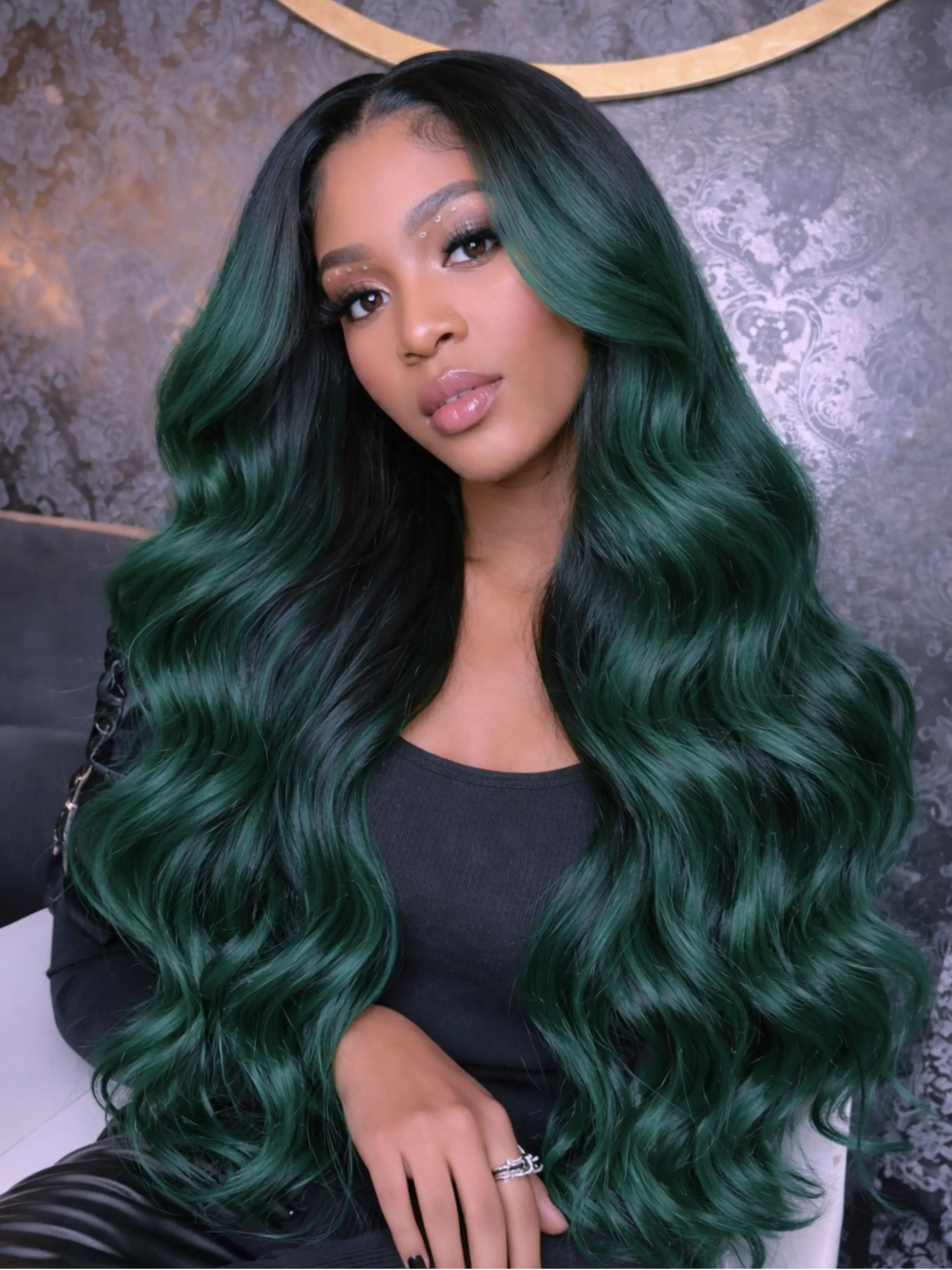 Dark Green Ombre Body Wave Lace Front Wig 13x4 HD Transparent Lace 28" Heat-Resistant Synthetic Hair Pre-Plucked Natural Hairline Hyperrealism Heat Friendly Wig for Women Party & Daily Wear Natural Looking Wigs