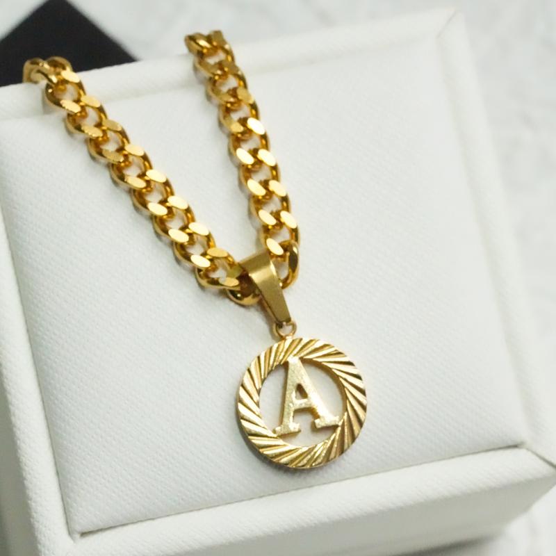 GGIRL Cuban 18K Gold Plated 26 letter Necklace Initial A-Z Cuban Link Chain Necklace for Men Boys Women ,Dainty Trendy Threaded hollow out Letter Pendant  Necklace