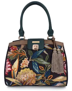 Artisan Crafted Elegance: Uniting Embroidery & Leather for Exquisite Handmade Purses