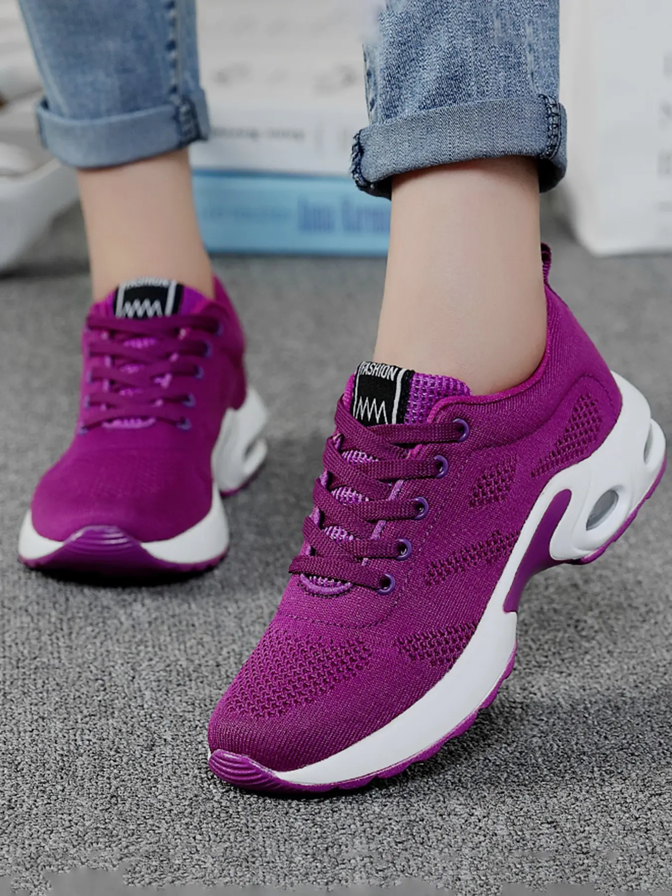 Women's Lace-Up Sports Shoes, Sporty Running Shoes, Trendy Running Shoes, Breathable Lightweight Design, Cushioned Shock Absorption, workout sneakers, Perfect for Students & Pros, Sporty Running Fashion