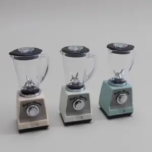 Licuadoras miniaturas casa de muñecas . Escala 1:12