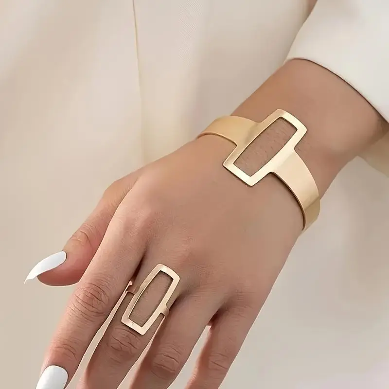 A women's fashionable and simple open bracelet and ring set chain men Gold Plated Hypoallergenic Stainless Steel Link Necklace cross autumn rapper daughter 20 motif tiara Versatile Pendant Crucifix nut Personalized Eye Photo Titanium Silver earrings women