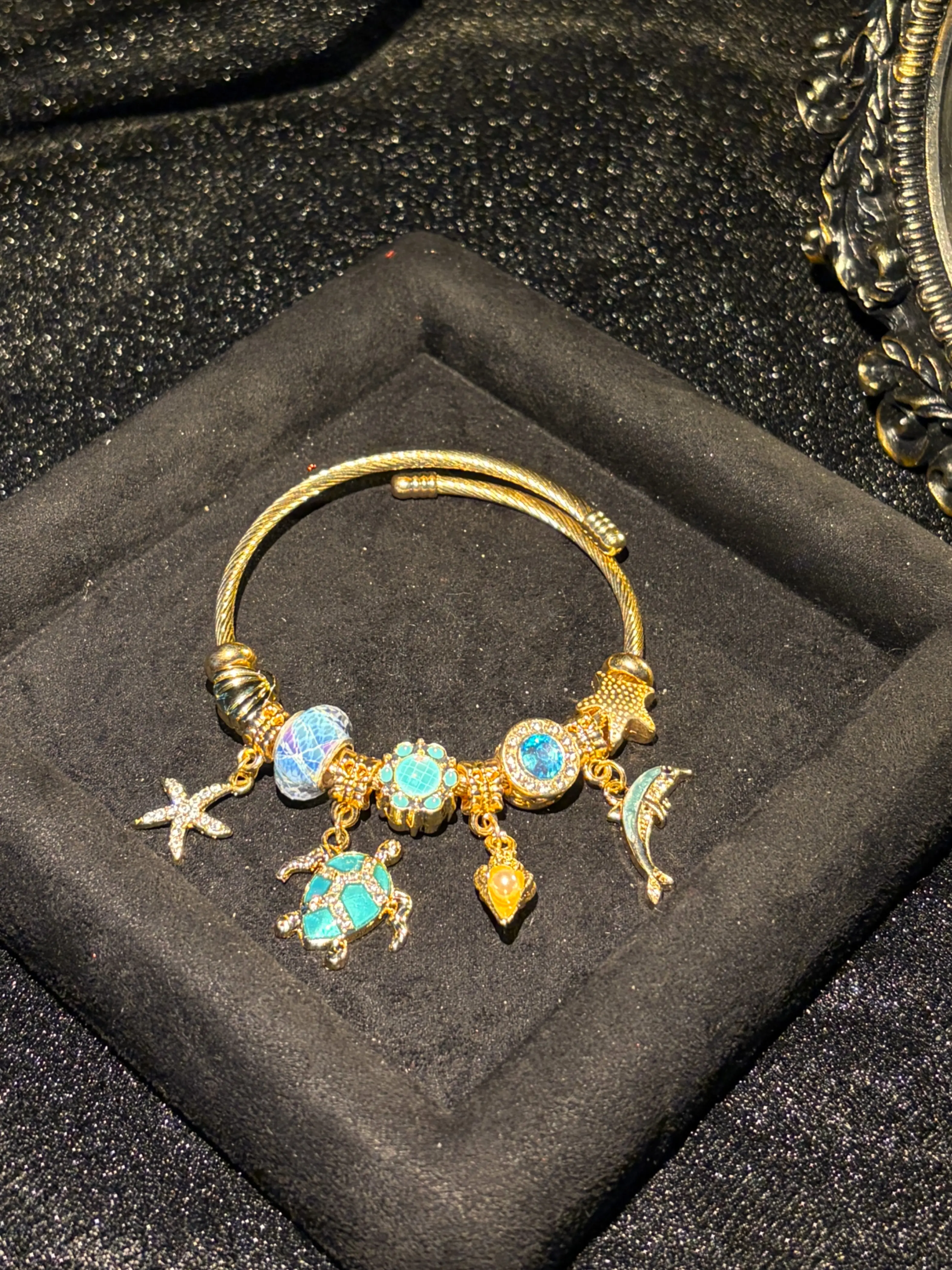 Sparkling Gold‑Tone Ocean Open Cuff Bangle, Turtle Dolphin Starfish Shell Charm Bangle, Adjustable Summer Jewelry Gift for Ladies